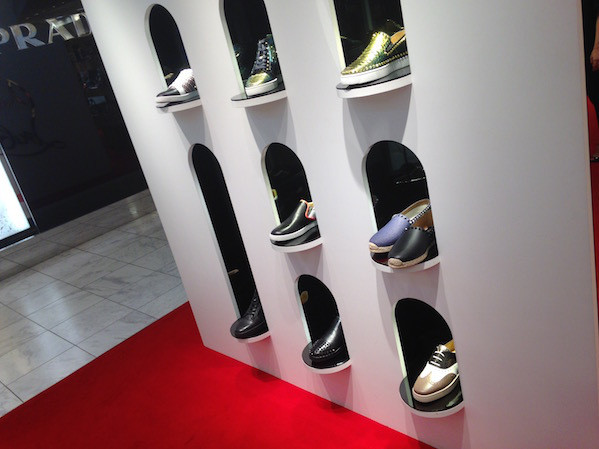クリスチャンルブタン(Christian Louboutin) 大阪